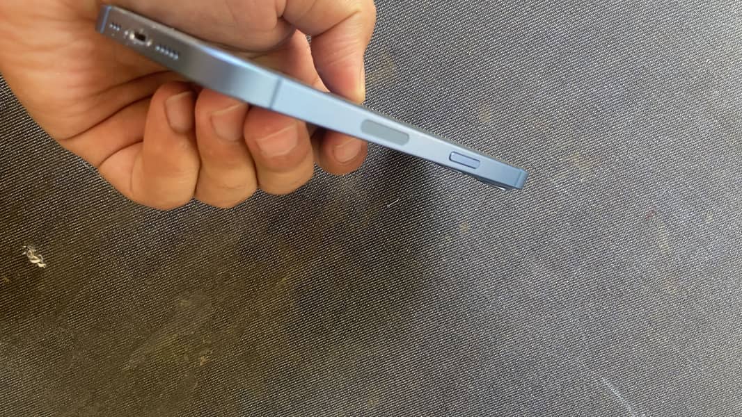 iPhone 13 1