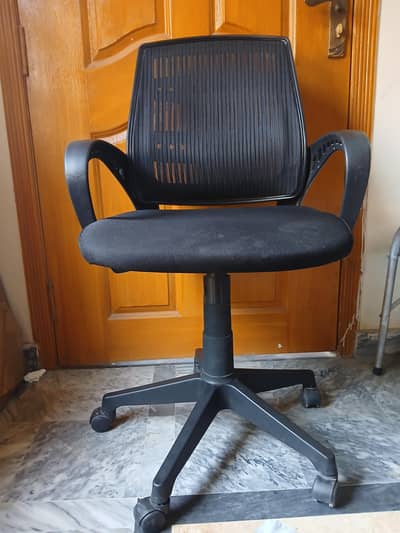 BOSS B-514 Relax Back Revolving Chair