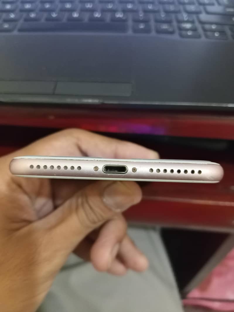 Apple iPhone 7 Plus 5