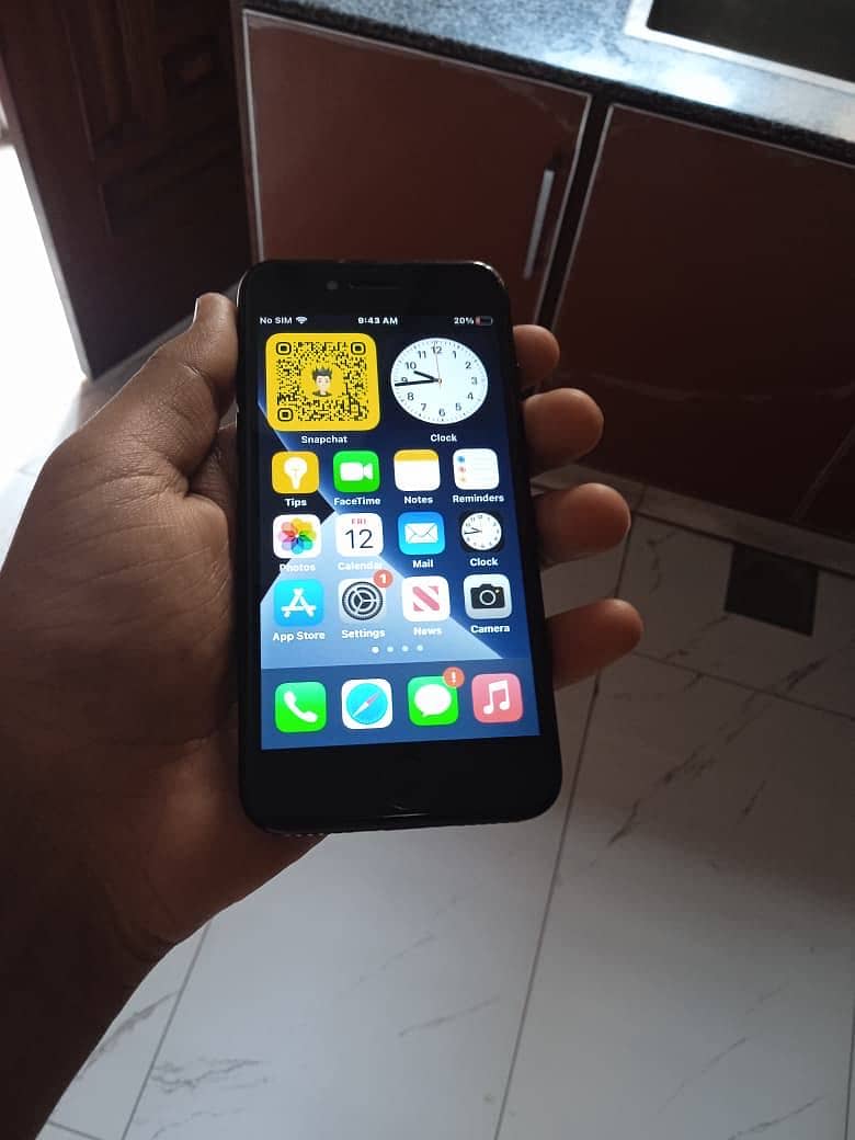 Apple iPhone 7 4
