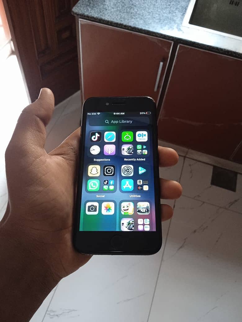Apple iPhone 7 7