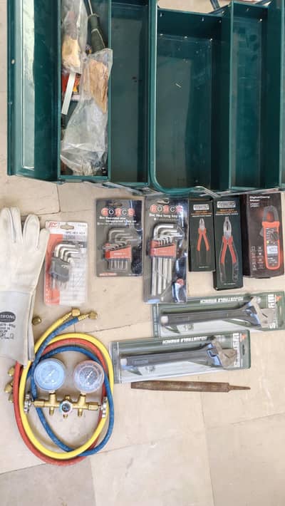 Professional Tool kit Whit Metallic Box & AC Manifold Gauge Set (Compl