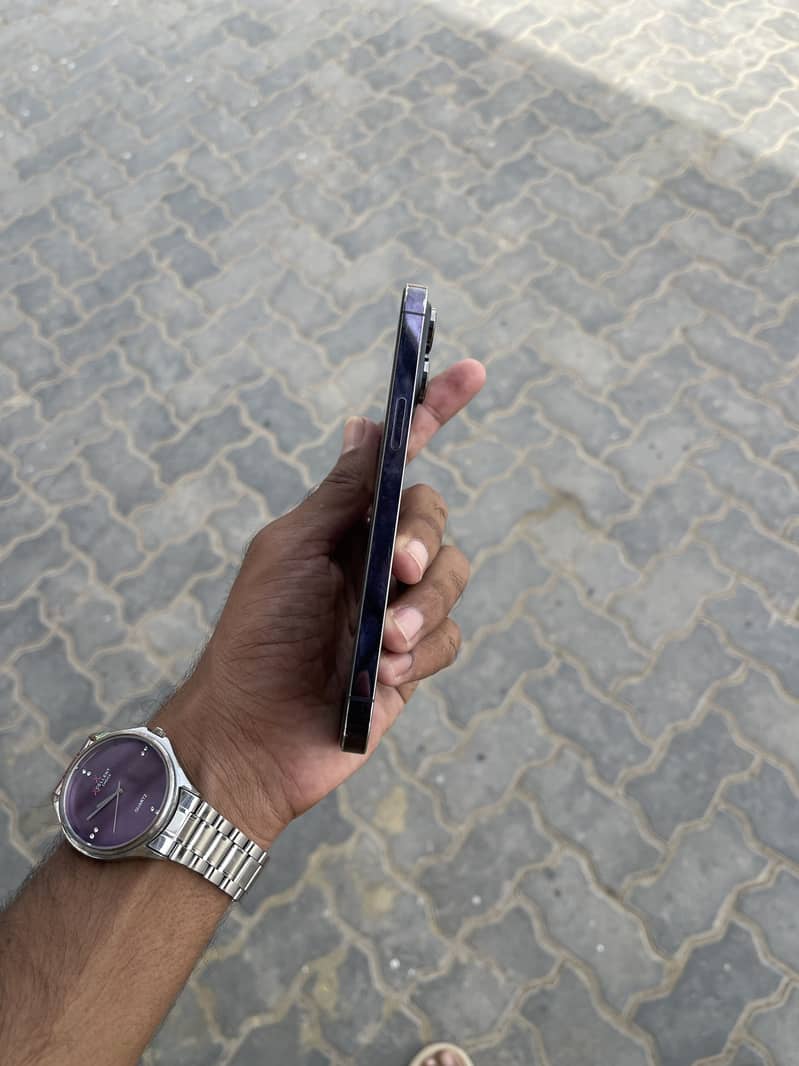 iPhone 14 pro max 3