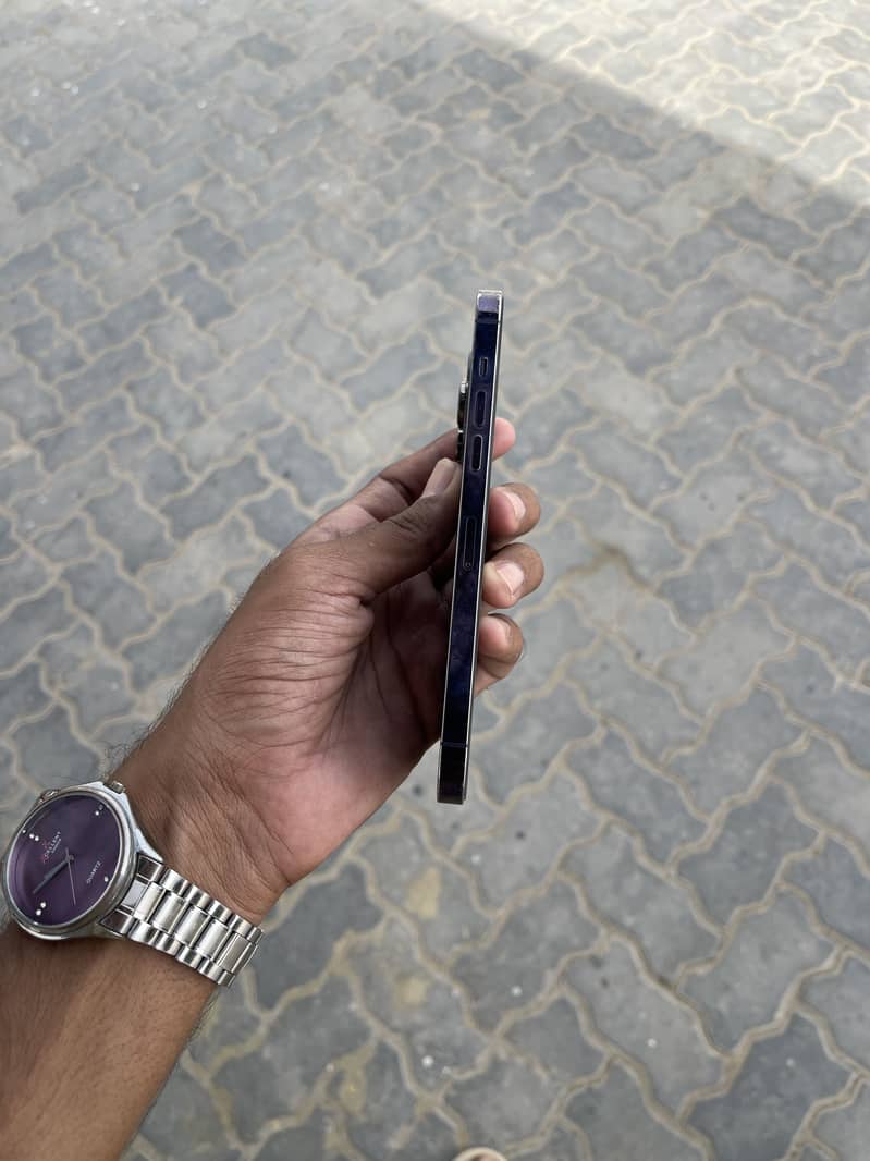 iPhone 14 pro max 5