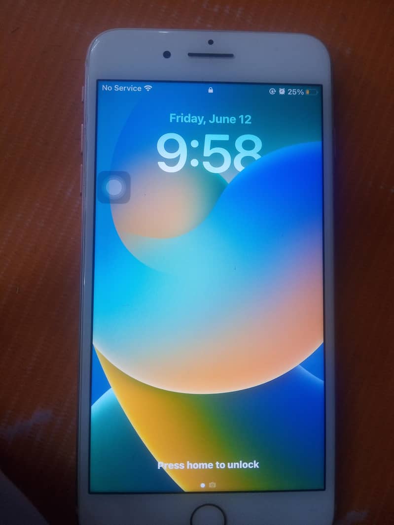 Apple iPhone 8 Plus 0