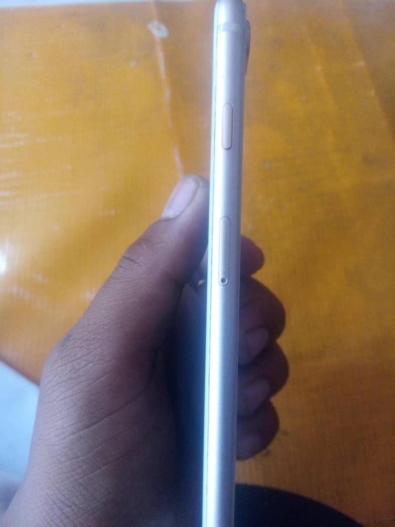 Apple iPhone 8 Plus 1