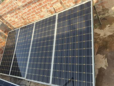 4 24v solar panals with metal stand