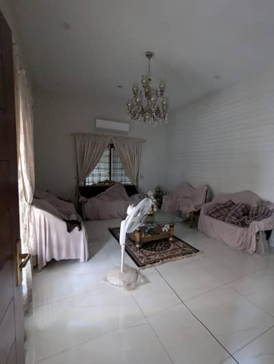 Spacious Lower Portion Is Available In Model Colony - Malir For rent