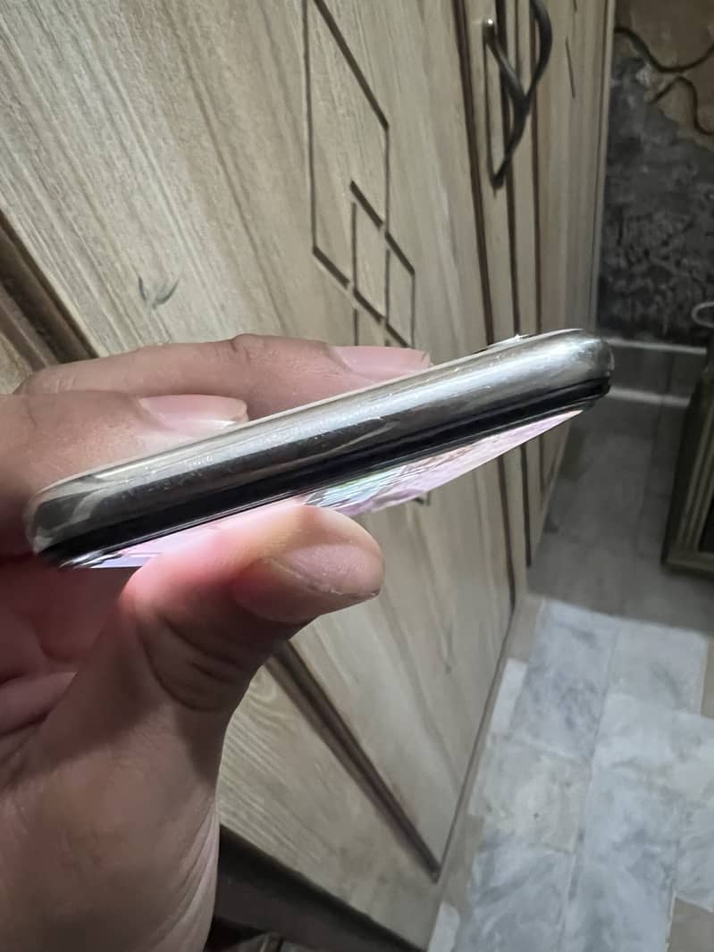 Apple iPhone X 5