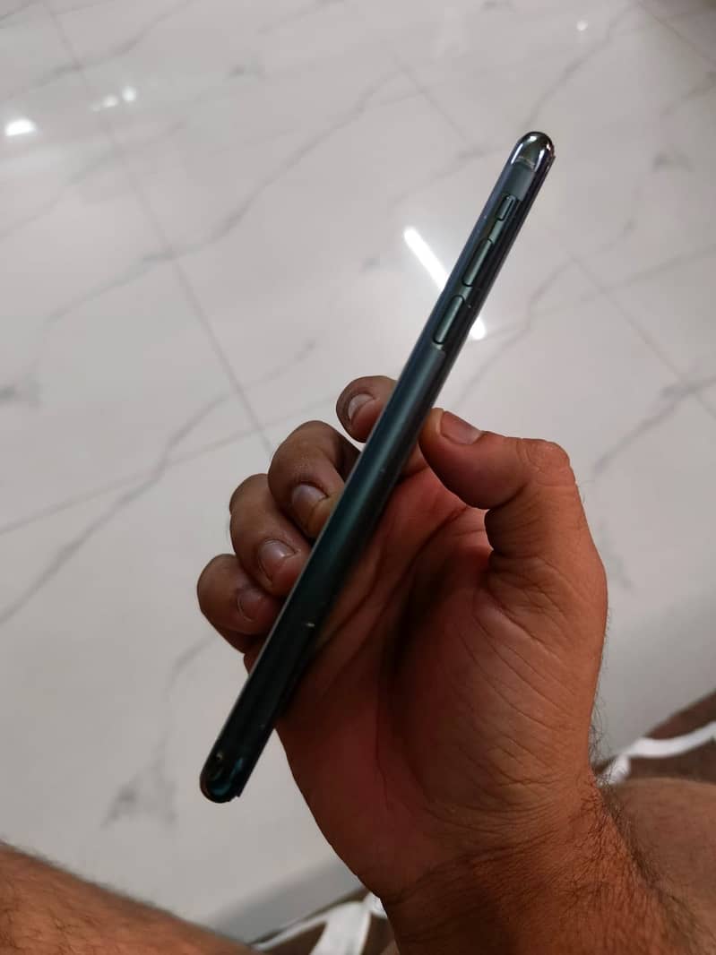 iPhone 11 Pro Max 6