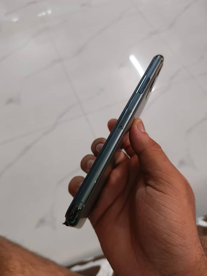 iPhone 11 Pro Max 7