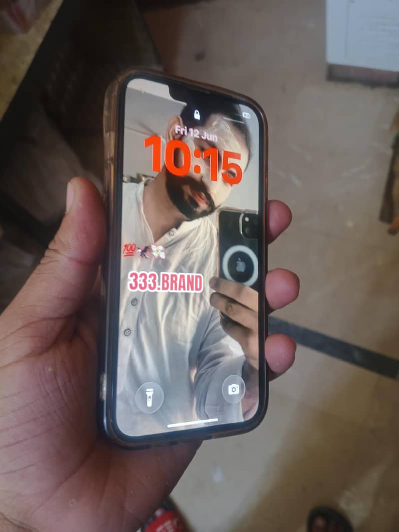 Apple iPhone 13 1