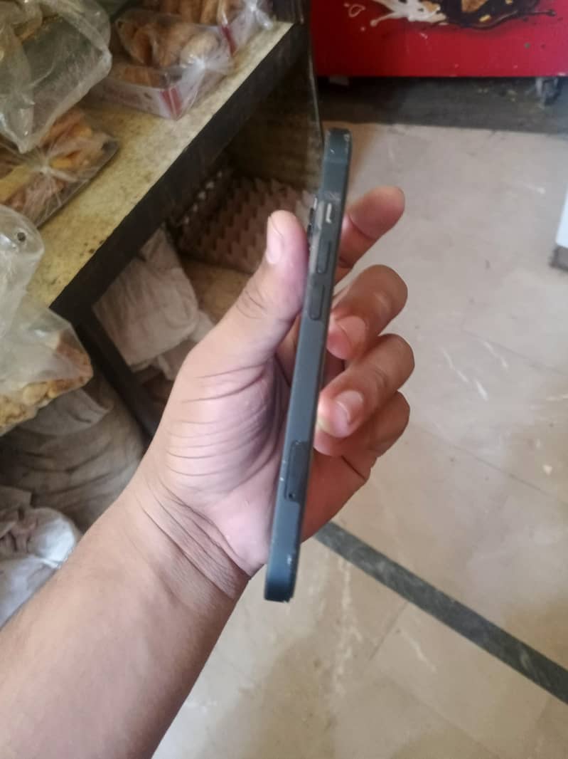 Apple iPhone 13 3