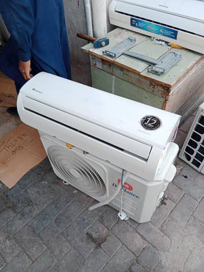 Dawlance DC inverter 1 ton fresh condition