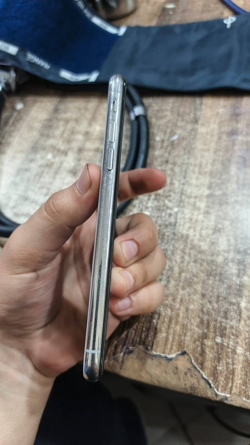 Apple iPhone X 1