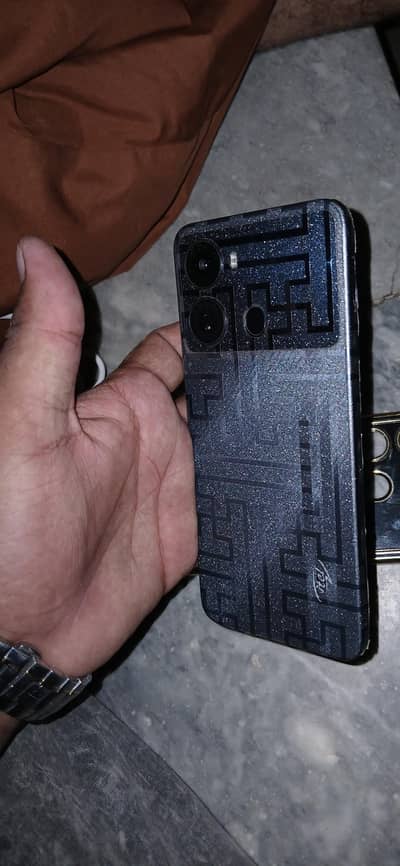 Itel P40