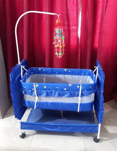 Baby Swing Cot along with Mosquito Net