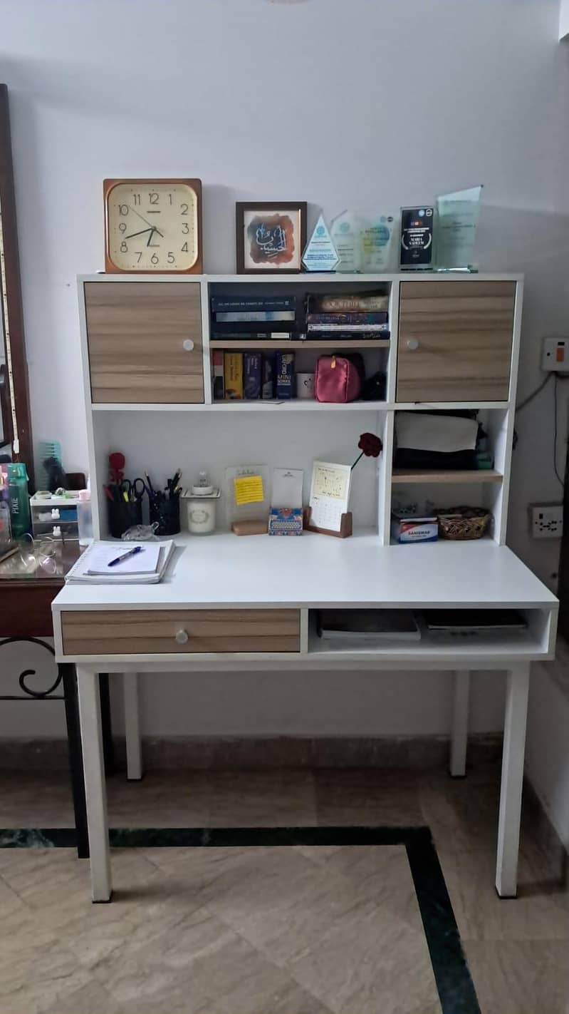 study table 0
