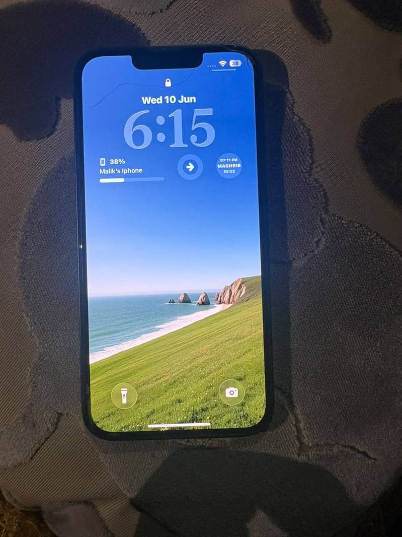 Apple iPhone 13 (urgent sale) 2