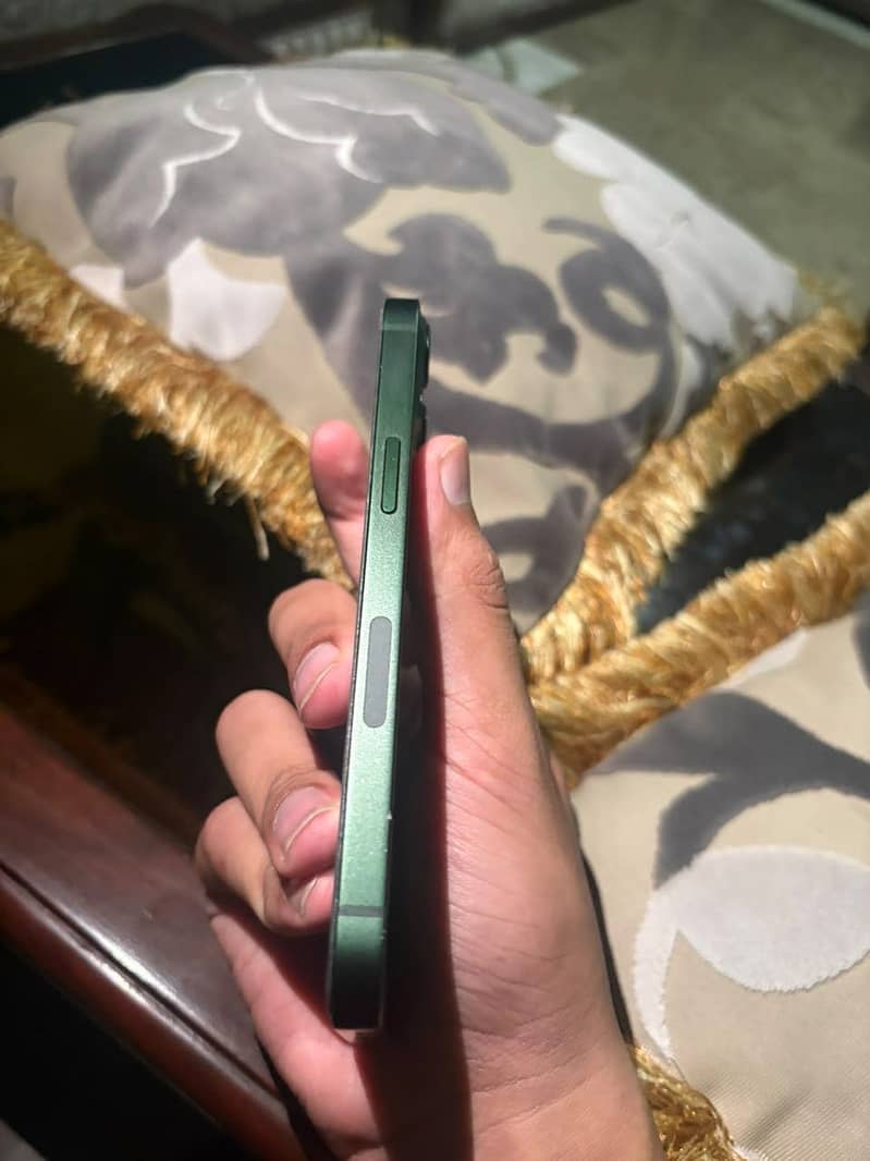 Apple iPhone 13 (urgent sale) 3