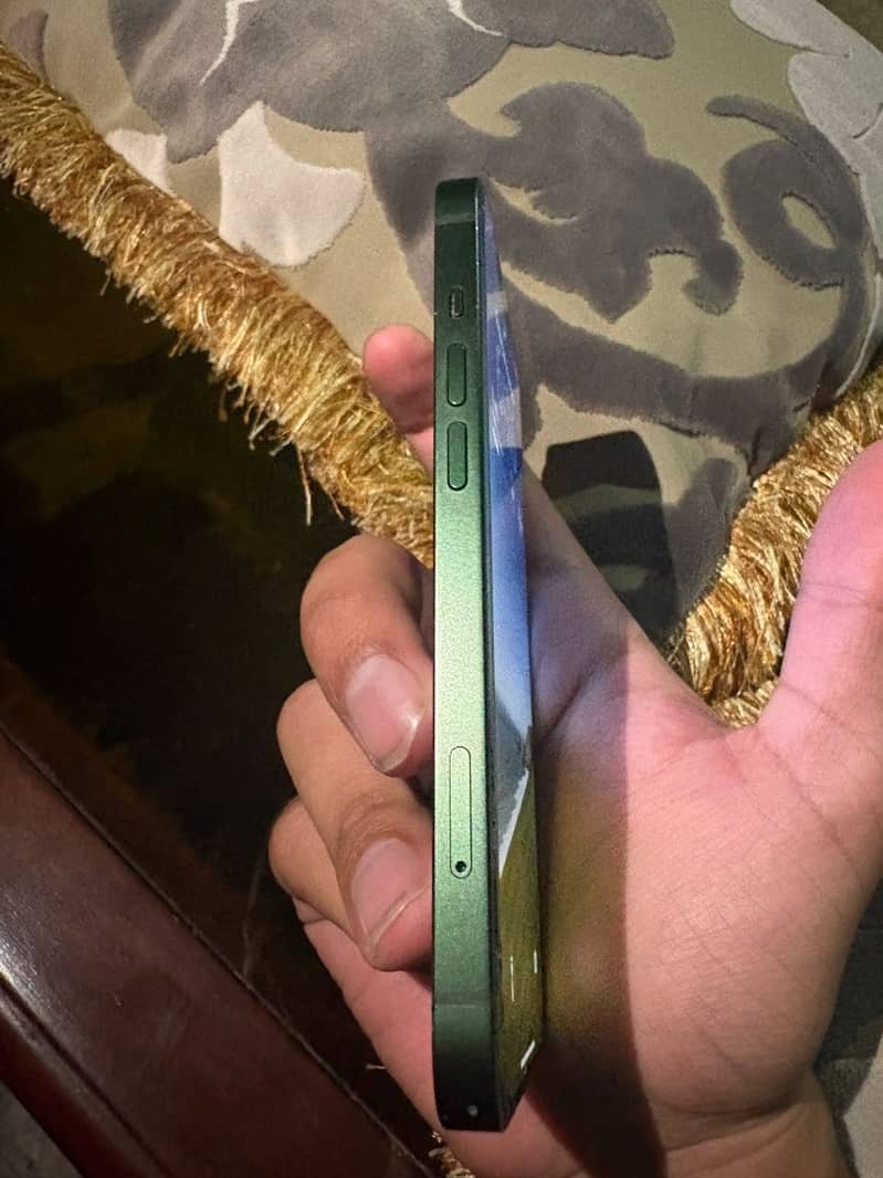 Apple iPhone 13 (urgent sale) 4