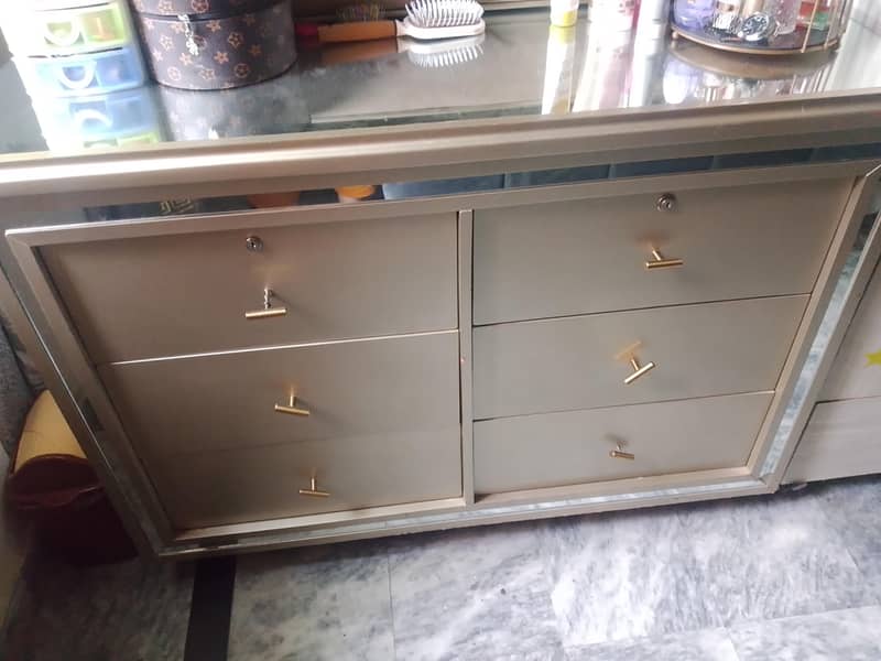 Dressing table 1