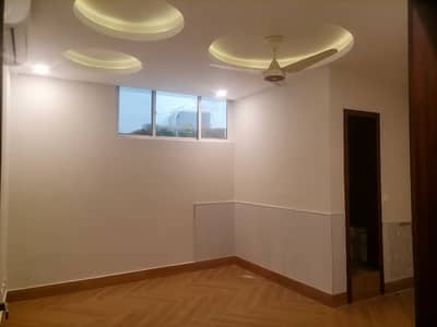 In F-7 600 Square Yards House For rent
