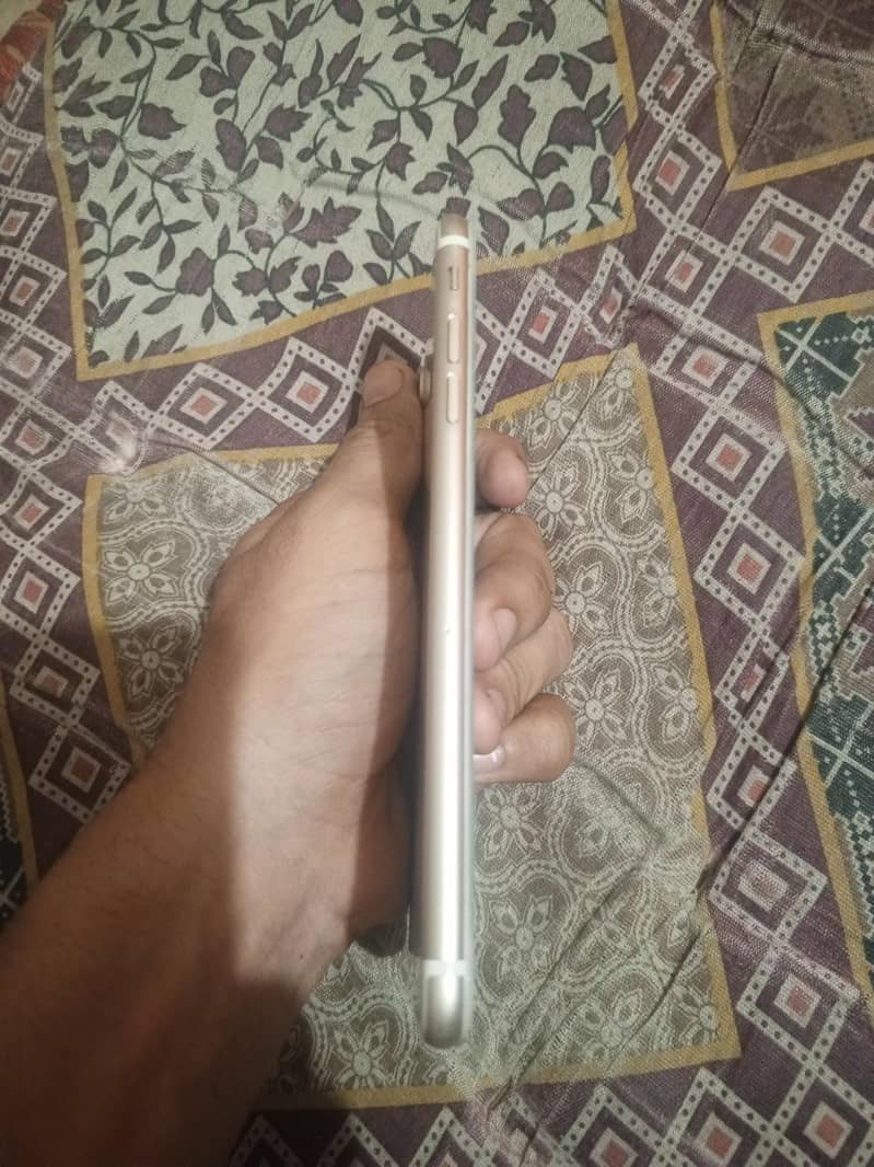 Apple iPhone 7 Plus 3