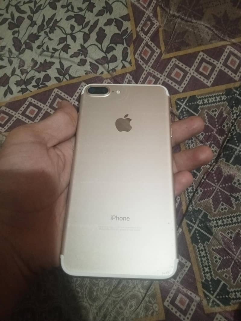 Apple iPhone 7 Plus 5