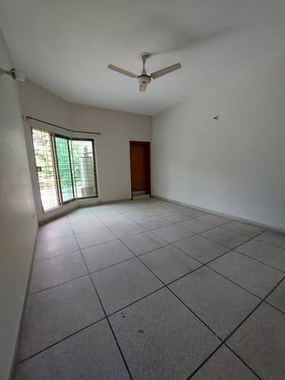 12 Marla office Portion Available For Rent In Gulberg