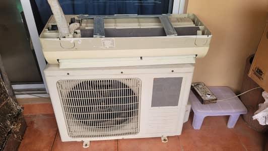 Kenwood 1 ton Ac fully working and good condition