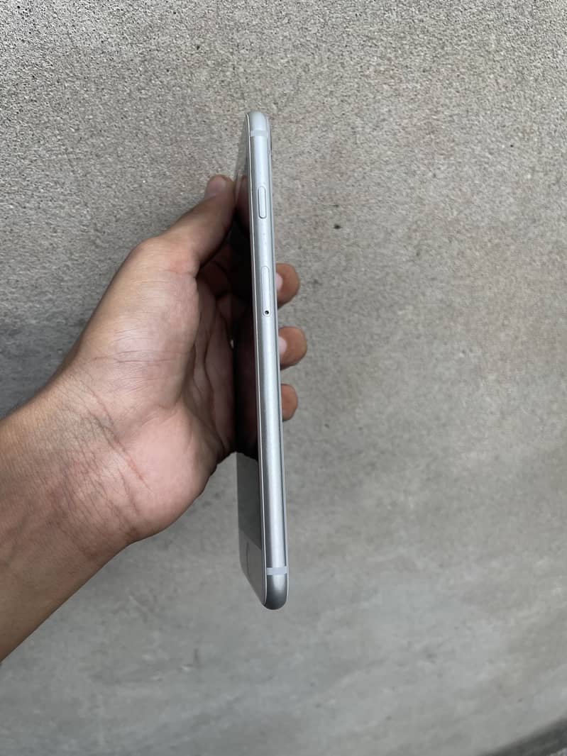 iPhone 8 Plus 2
