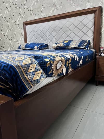 King size bed with side tables