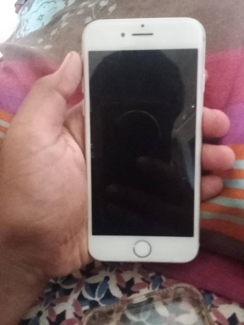 Apple iPhone 8 1