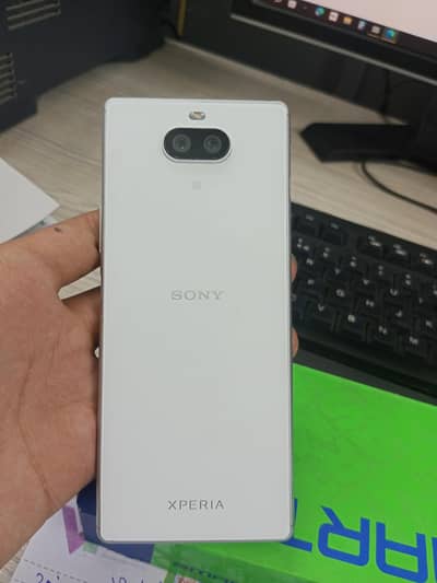 Sony Xperia 8