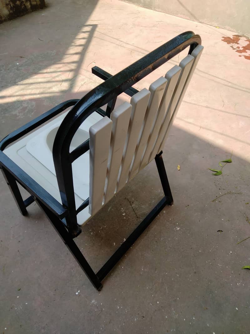 Comode Chair 0