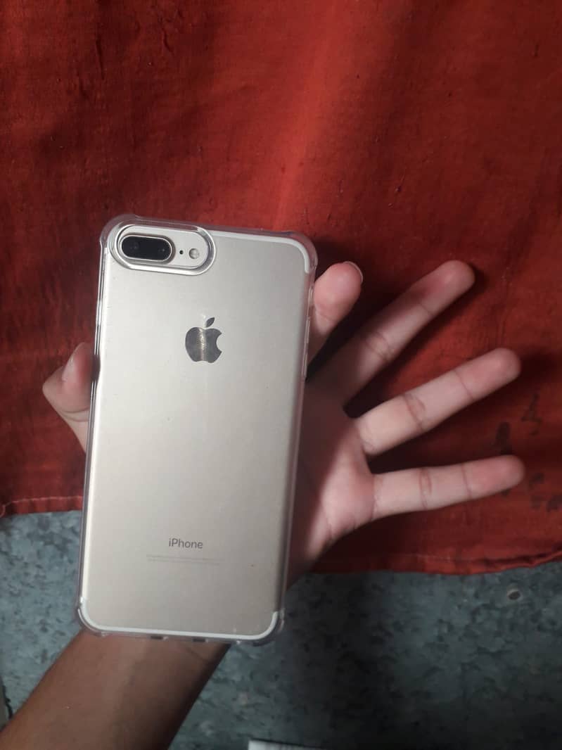 Apple iPhone 7 Plus 1