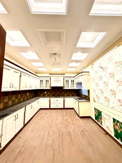 1 kanal vvip brand new portion awialable for Rent