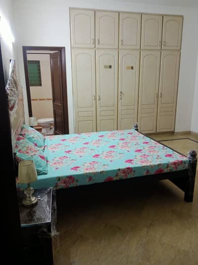 Well Furnished Bedroom Available For Rent in Guldasht town Zarar Shaheed road