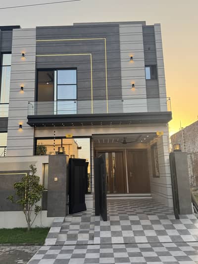 Beautiful House For Sale In Central Park Housing Society Lahore