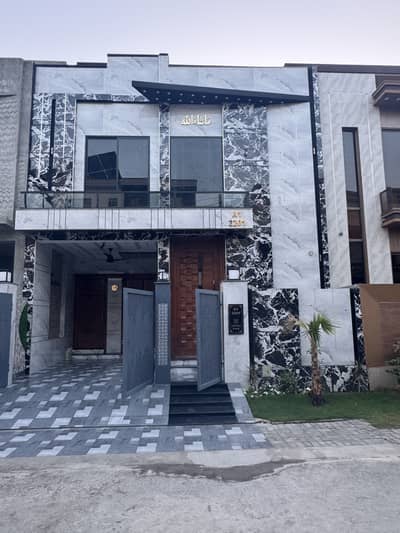 Beautiful House For Sale In Central Park Housing Society Lahore