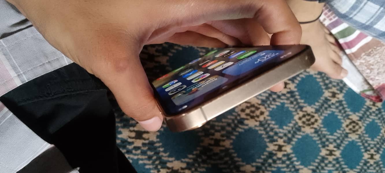 iphone 12 pro 4