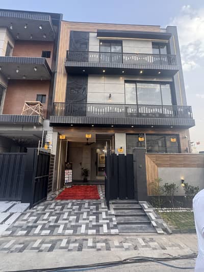 5 Marla House Available For Sale