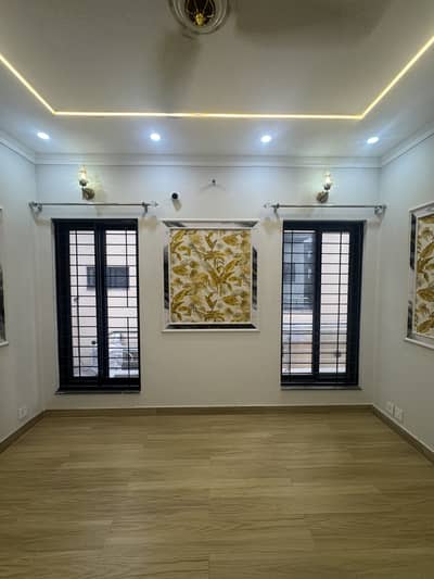 Beautiful House Fore Sale In Central Park Housing Society Lahore