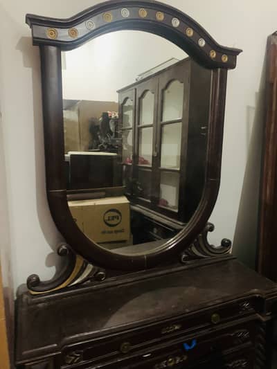 dressing table with 5 drawers