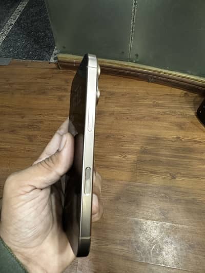 Apple iPhone 16 Pro