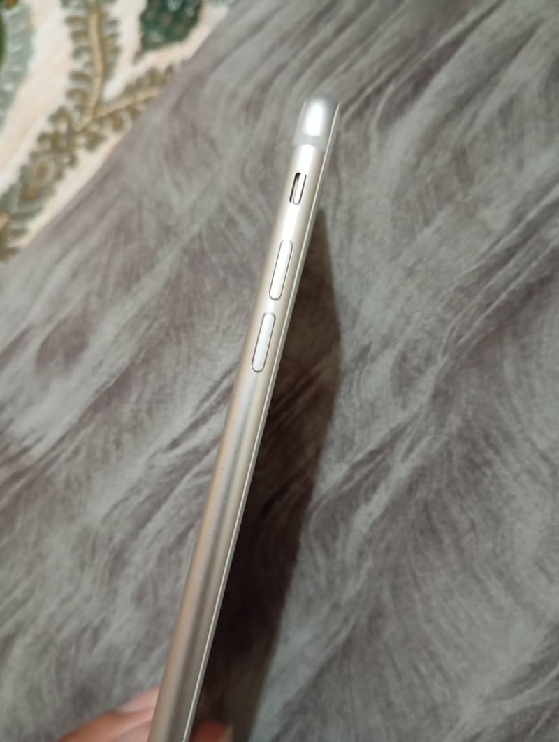 Apple iPhone 7 2