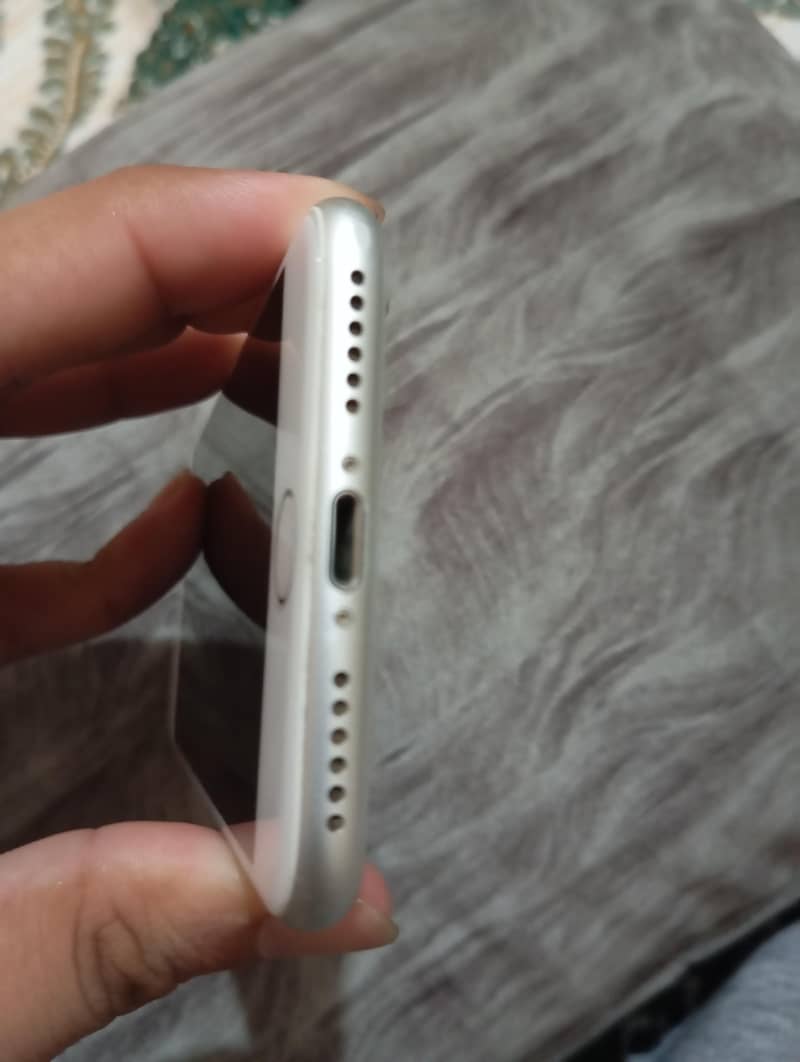 Apple iPhone 7 5