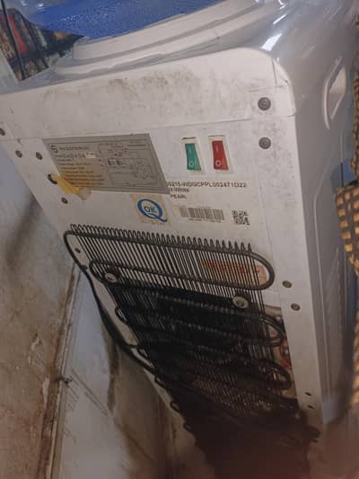 Water Dispenser - working good but body damage