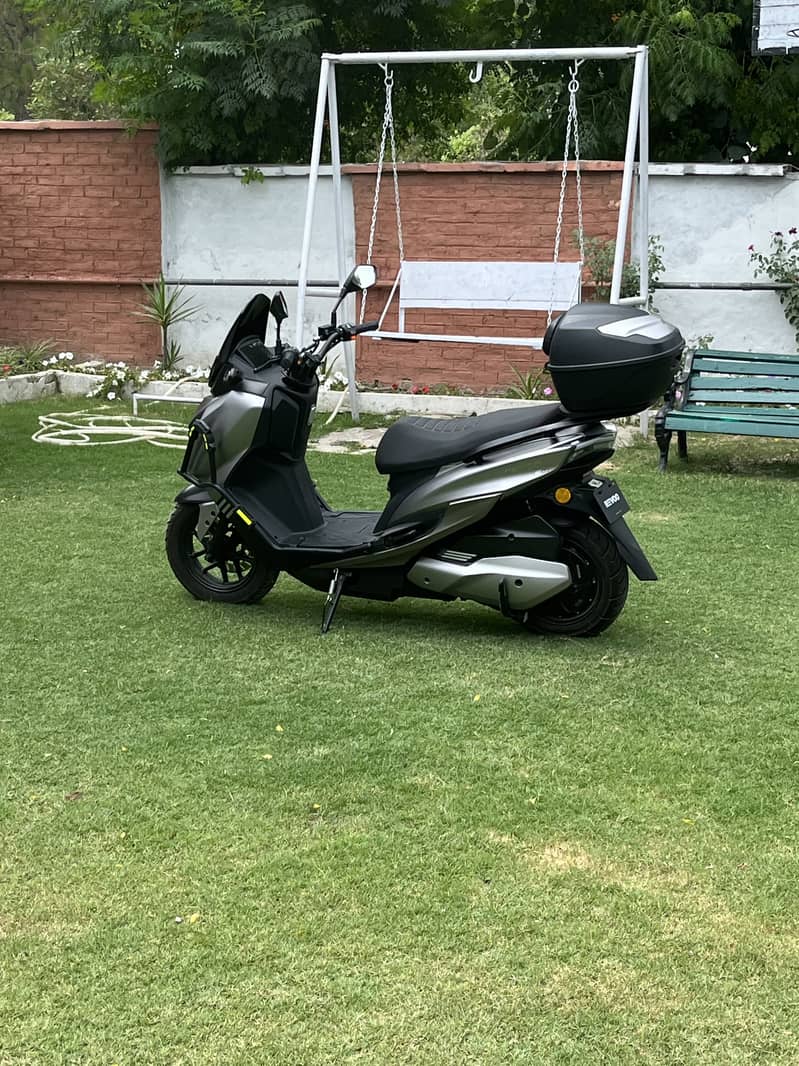 Revoo E52 0